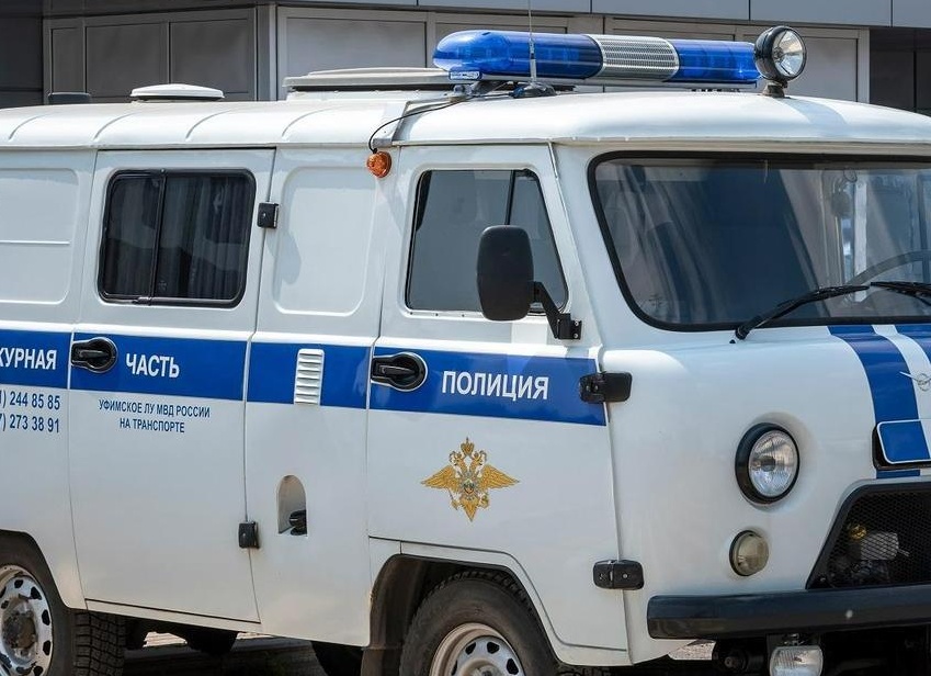 14-летнюю школьницу нашли мертвой в багажнике машины матери под подозрением брат