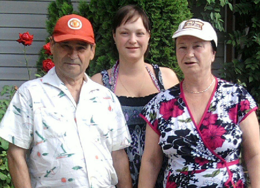 13-летняя школьница осталась сиротой мама папа и бабушка умерли после прививки