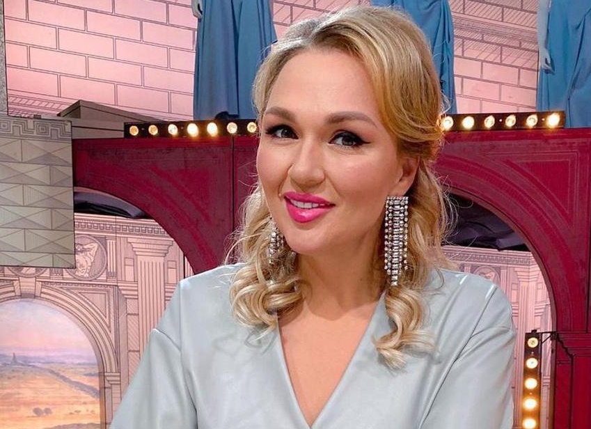 42-летняя Надежда Ангарская собирается стать мамой в третий раз